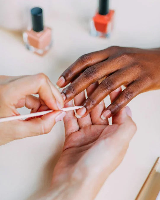 BED THREADS | THIS IS WHAT YOUR NAILS SAY ABOUT YOUR HEALTH, ACCORDING TO EXPERTS
